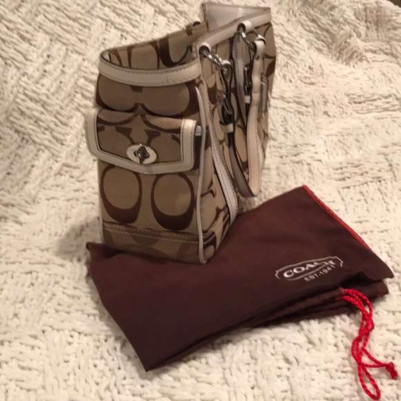 Authentic COACH signature C handbag tote - Picture 5 of 8